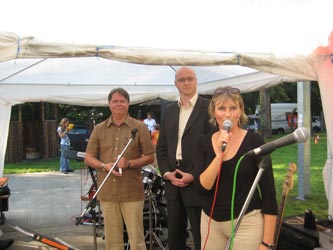 Kerstin, Ludger und Siggi begrüßen die Gäste
